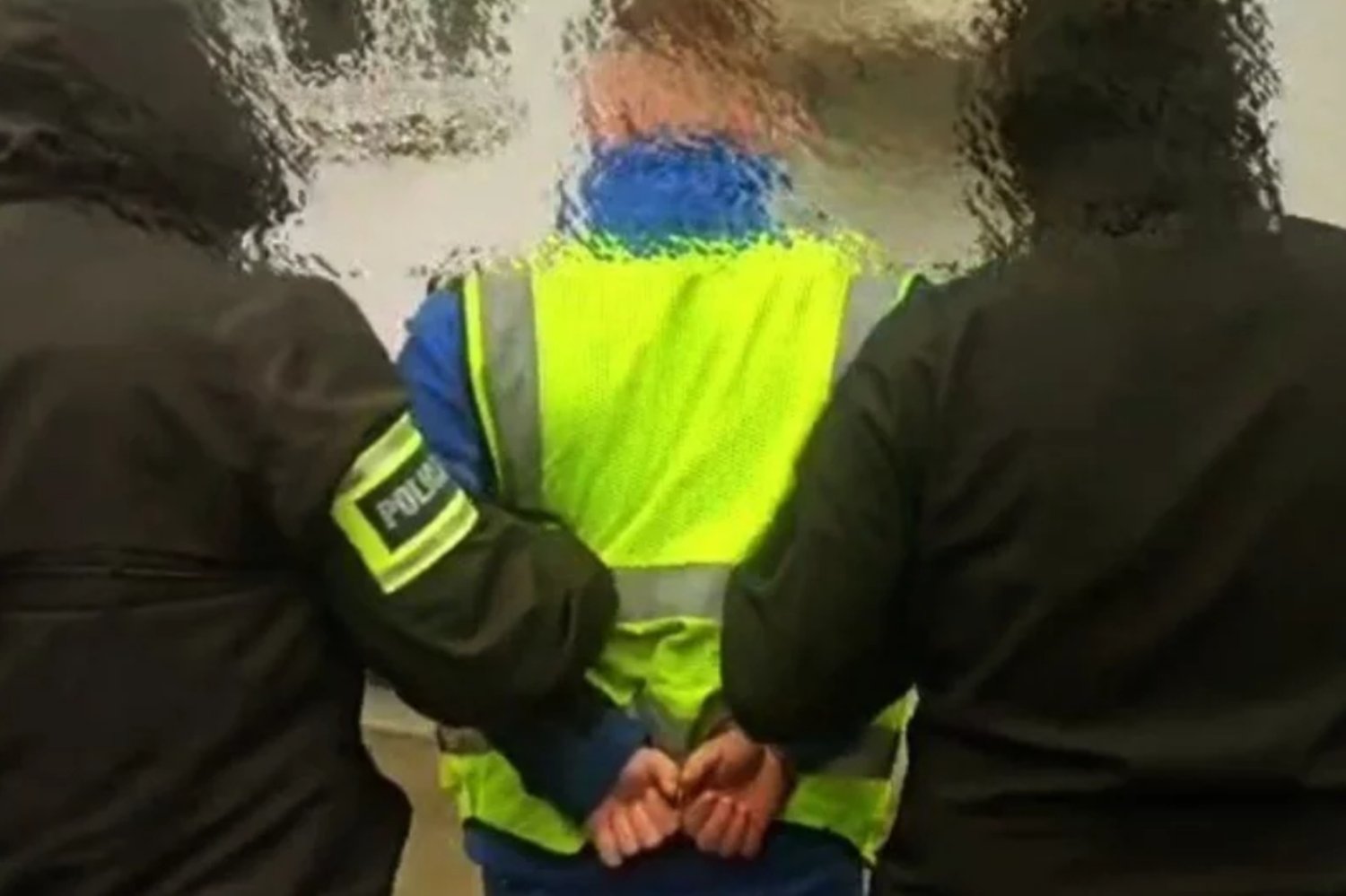 Следователи провели обыск на компьютере Кароля Б. Известно, что у него было на устройстве