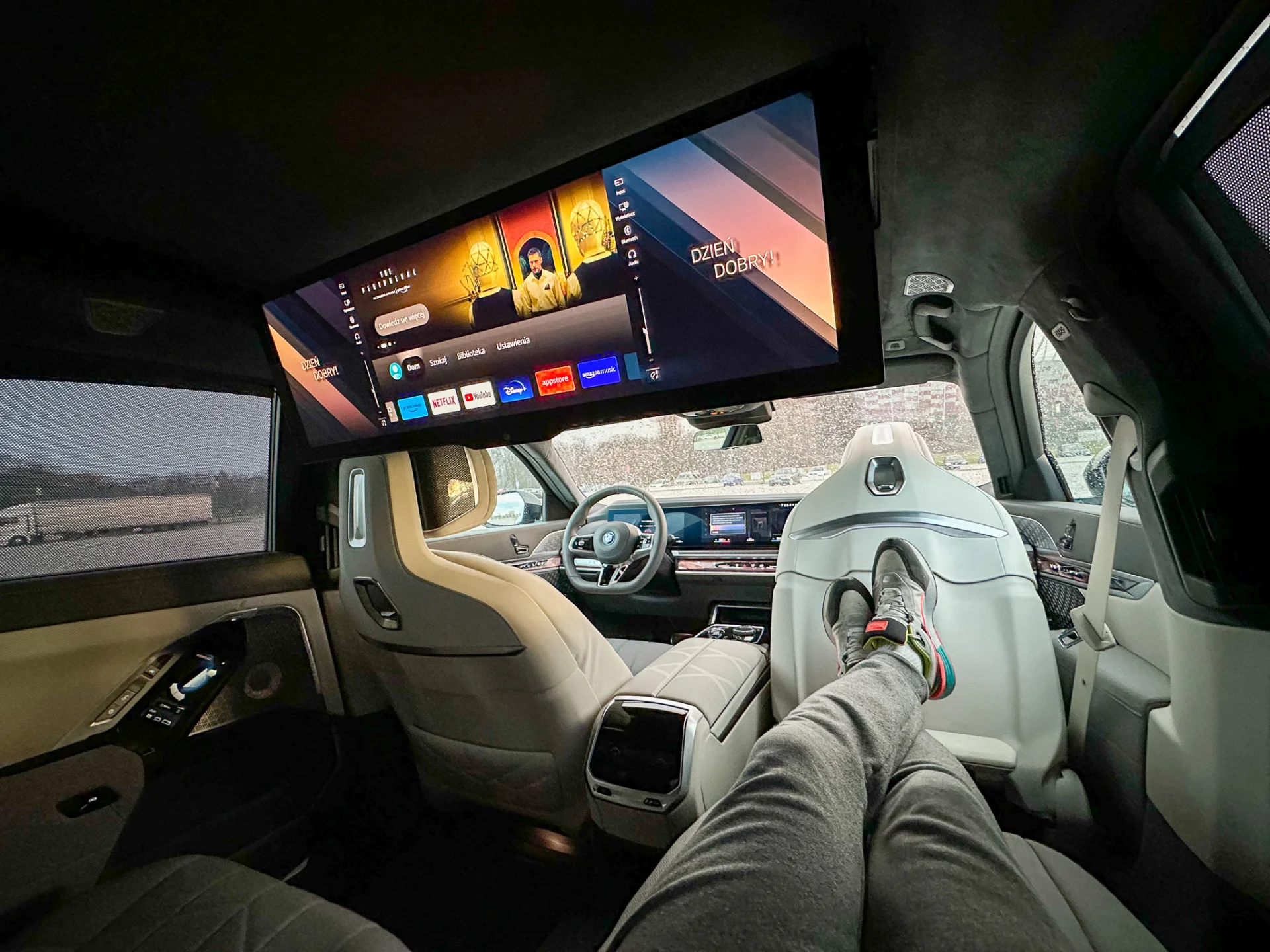 Theatre Screen w nowym BMW i7, czyli telewizor.