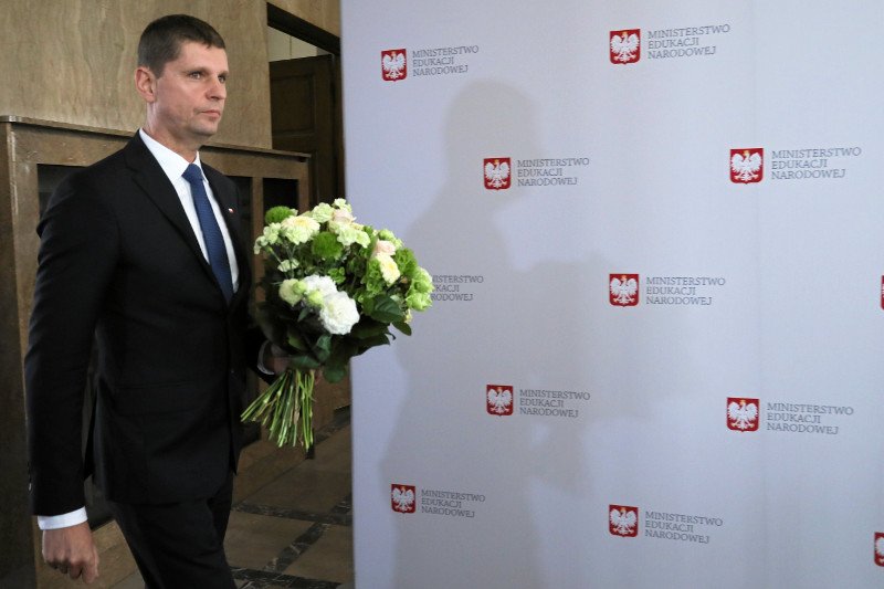 Dariusz Piontkowski zastąpił Annę Zalewską na stanowisku szefa MEN.