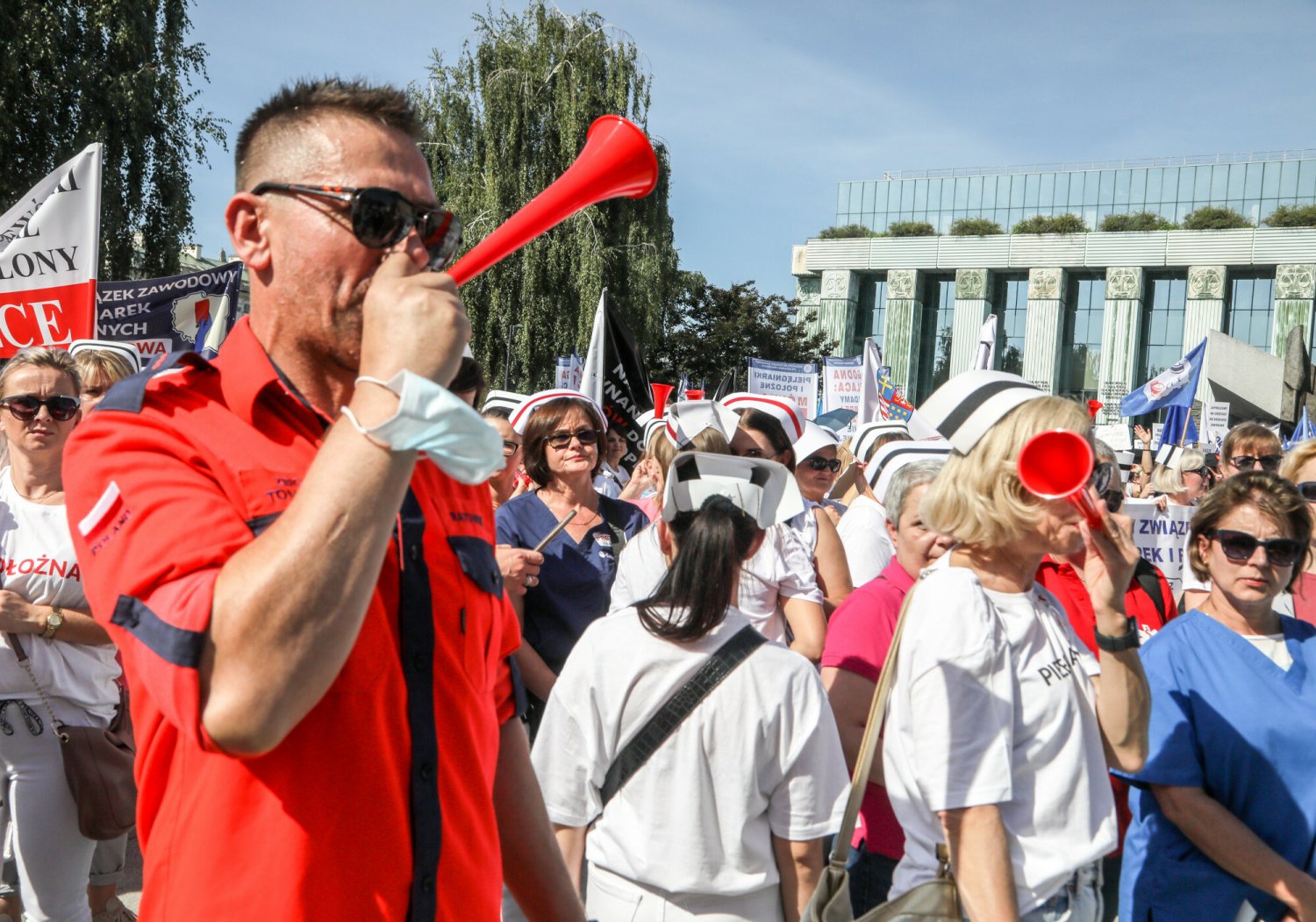 Podczas protestu medyków upamiętniono zmarłych pracowników ochrony zdrowia