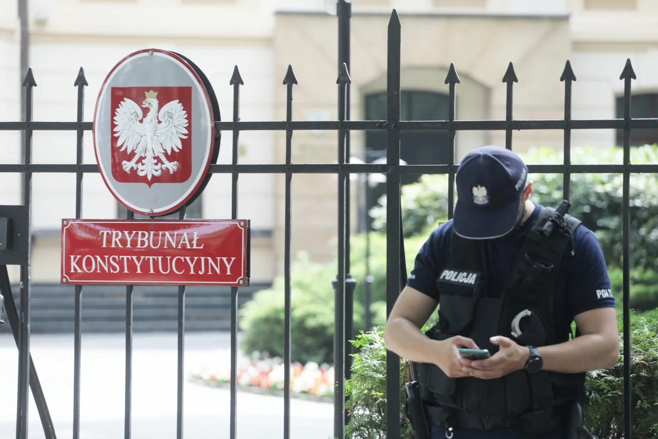 Trybunał Konstytucyjny miał rozpatrzyć wniosek o uznanie fragmentów ustawy o dostępie do informacji publicznej za niezgodne z Konstytucją.