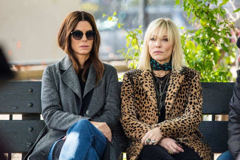Sandra Bullock i Cate Blanchett grają w "Ocean's 8" przyjaciółki. To właśnie od nich zaczyna się wielki plan kradzieży naszyjnika wartego 150 mln dolarów.