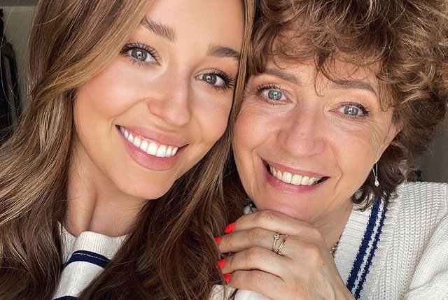 Izabella Krzan z mamą Bożeną