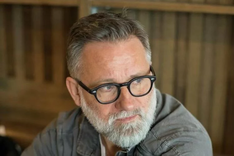 Andrzej Saramonowicz dosadnie opisał spotkanie z młodym człowiekiem bez maseczk po tym, jak w Polsce wprowadzono obowiązek ich noszenia w przestrzeni publicznej.