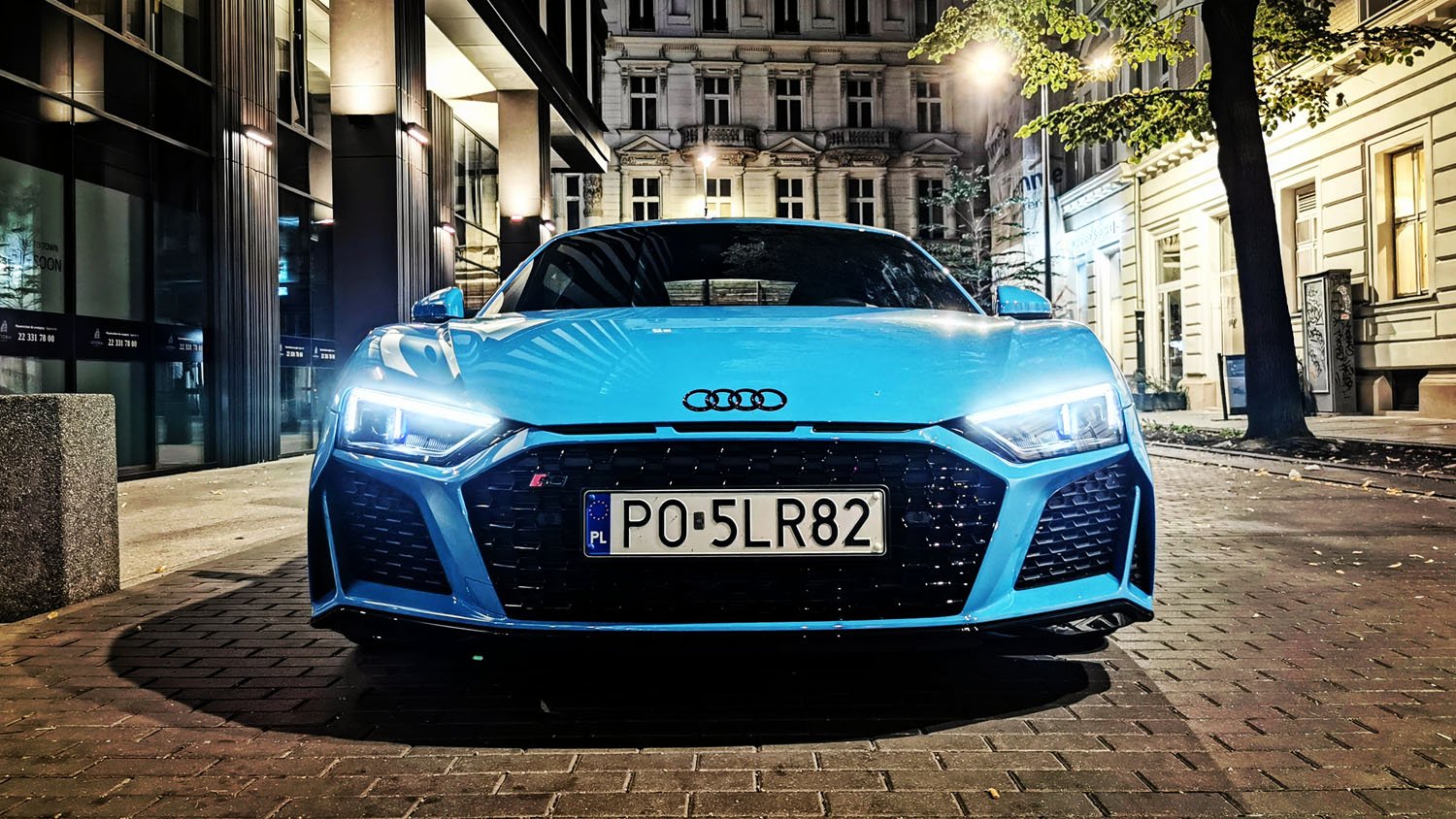Nowe Audi R8 w kolorze Riviera Blue. Choć generalnie to po prostu kolor... smerfowy.