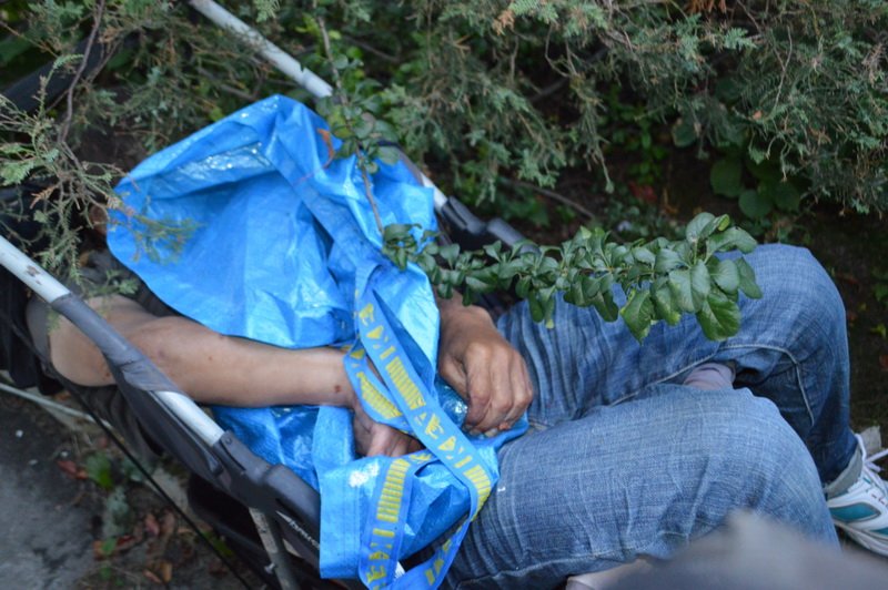 Zwłoki mężczyzny znalezione na warszawskim Ursynowie.