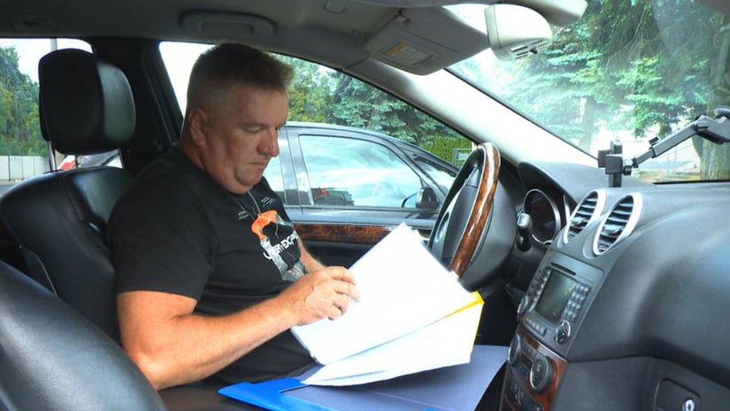 Kupił wymarzone auto za 24 tys. zł. Po roku otworzył list od ZUS z kuriozalnym żądaniem