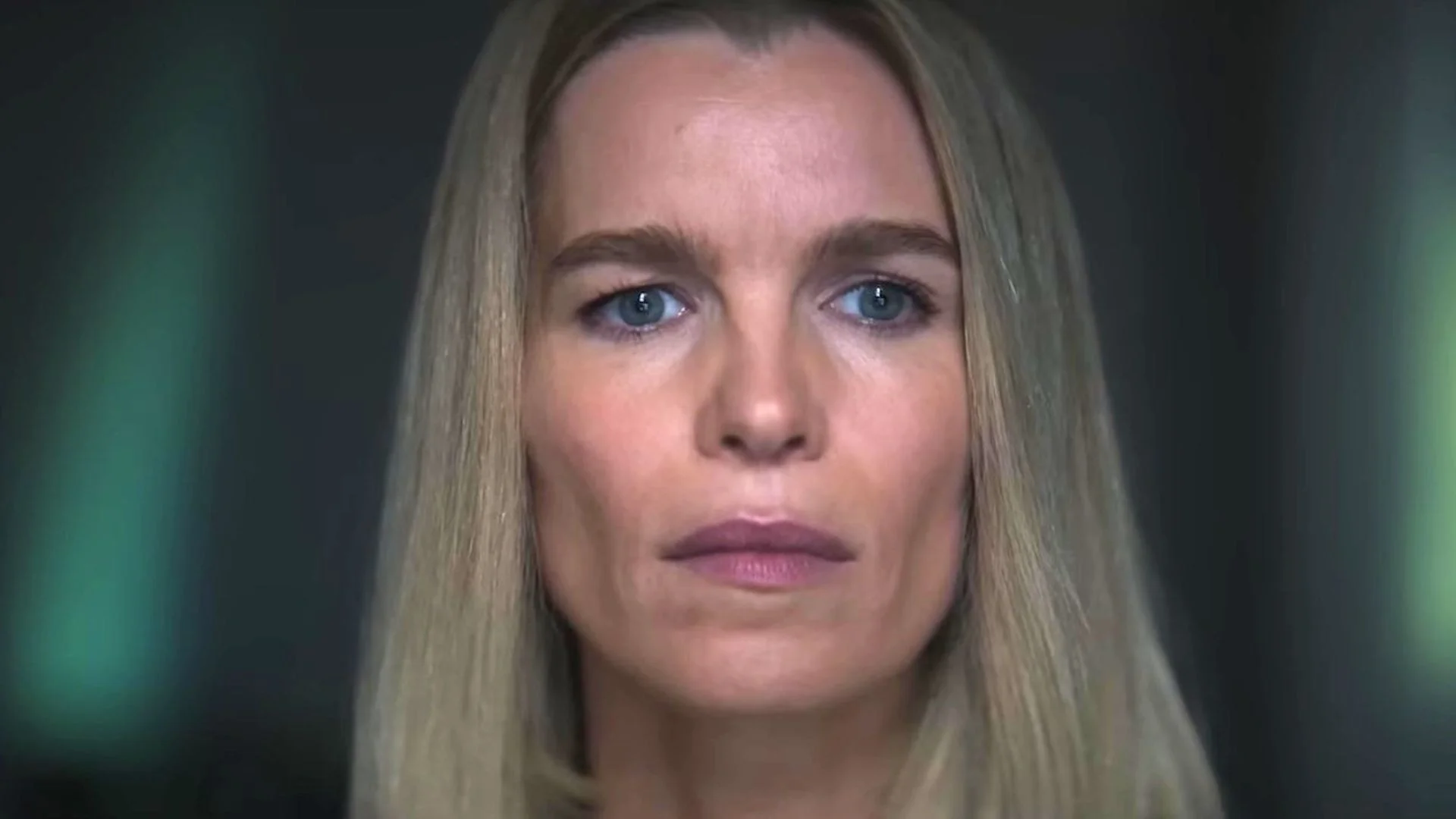 Rezerwat: skandynawski serial kryminalny na Netflix bohaterka serialu Rezerwat: zbliżenie na twarz kobiety