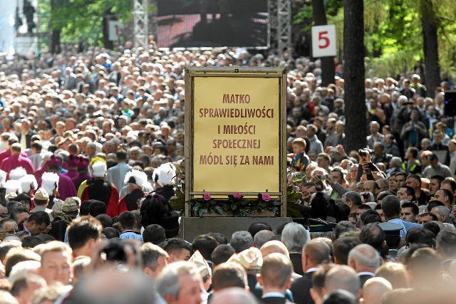 Pielgrzymka Stanowa Mężczyzn  przybywa do sanktuarium maryjnego w Piekarach Śląskich od 1947 roku.