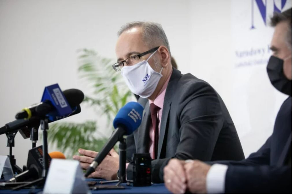 Adam Niedzielski w rozmowie z TVN24 przyznał, że program szczepień przeciw COVID-19 w Polsce zbliża się do punktu przesilenia