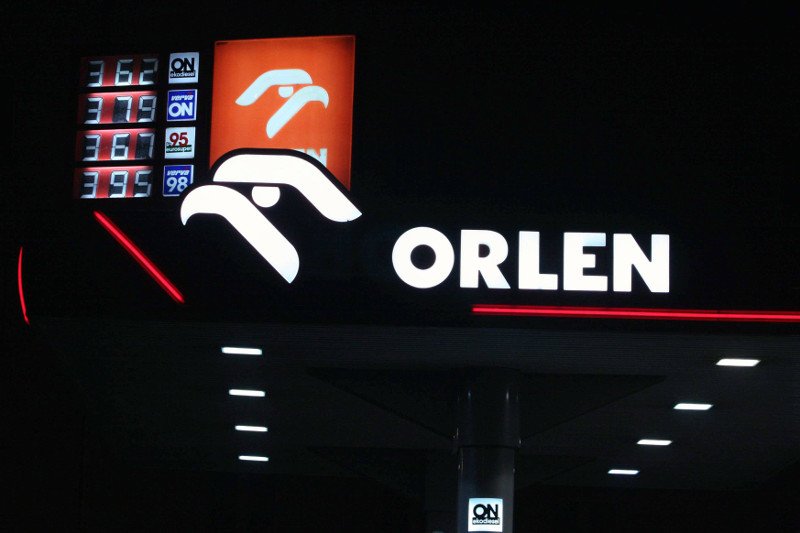 Niektóre tytuły w tym m.in. "Playboy" i "CKM" zniknęły z półek prasowych na stacjach Orlenu.