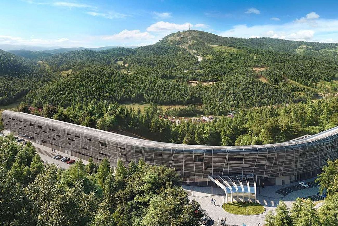 Obok bryły hotelu Mercure Szczyrk Resort trudno przejść obojętnie...