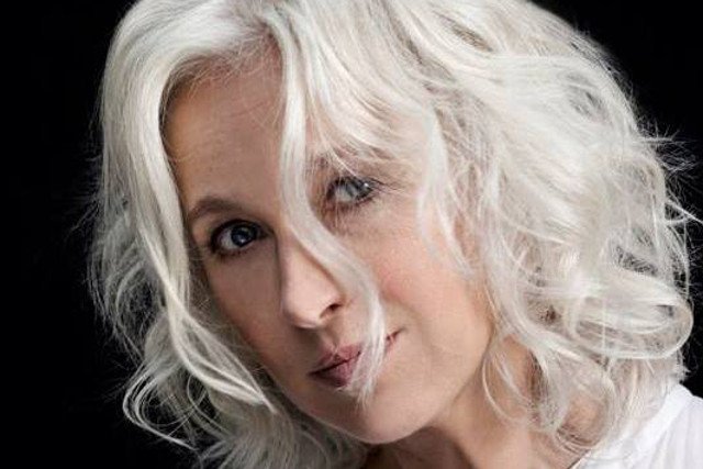 Manuela Gretkowska nie żałuje ostrych słów. Uważa, że władza, która uderza w kobiety, zasługuje na taką odpowiedź.