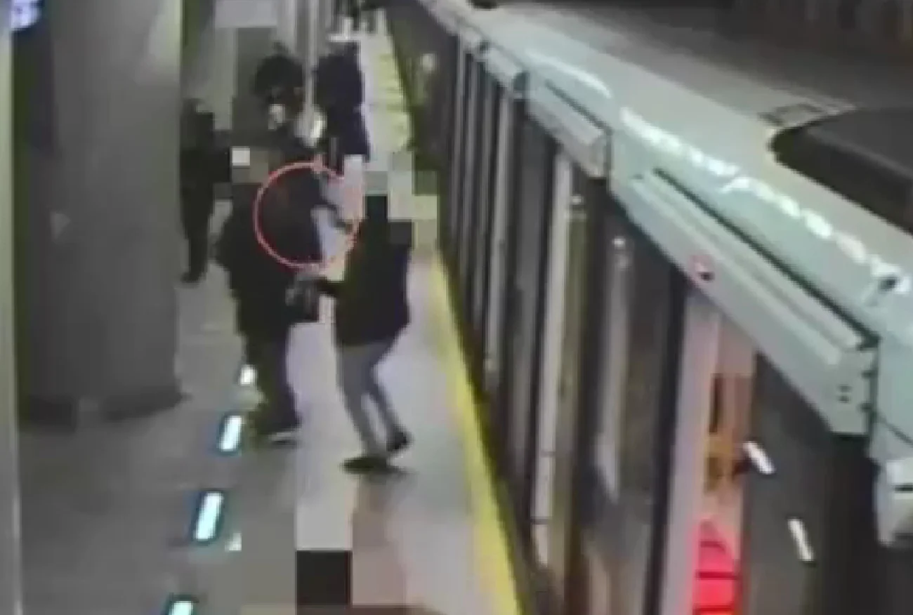 Warszawa. Pijany mężczyzna zaatakował ludzi w metrze. Został zatrzymany.