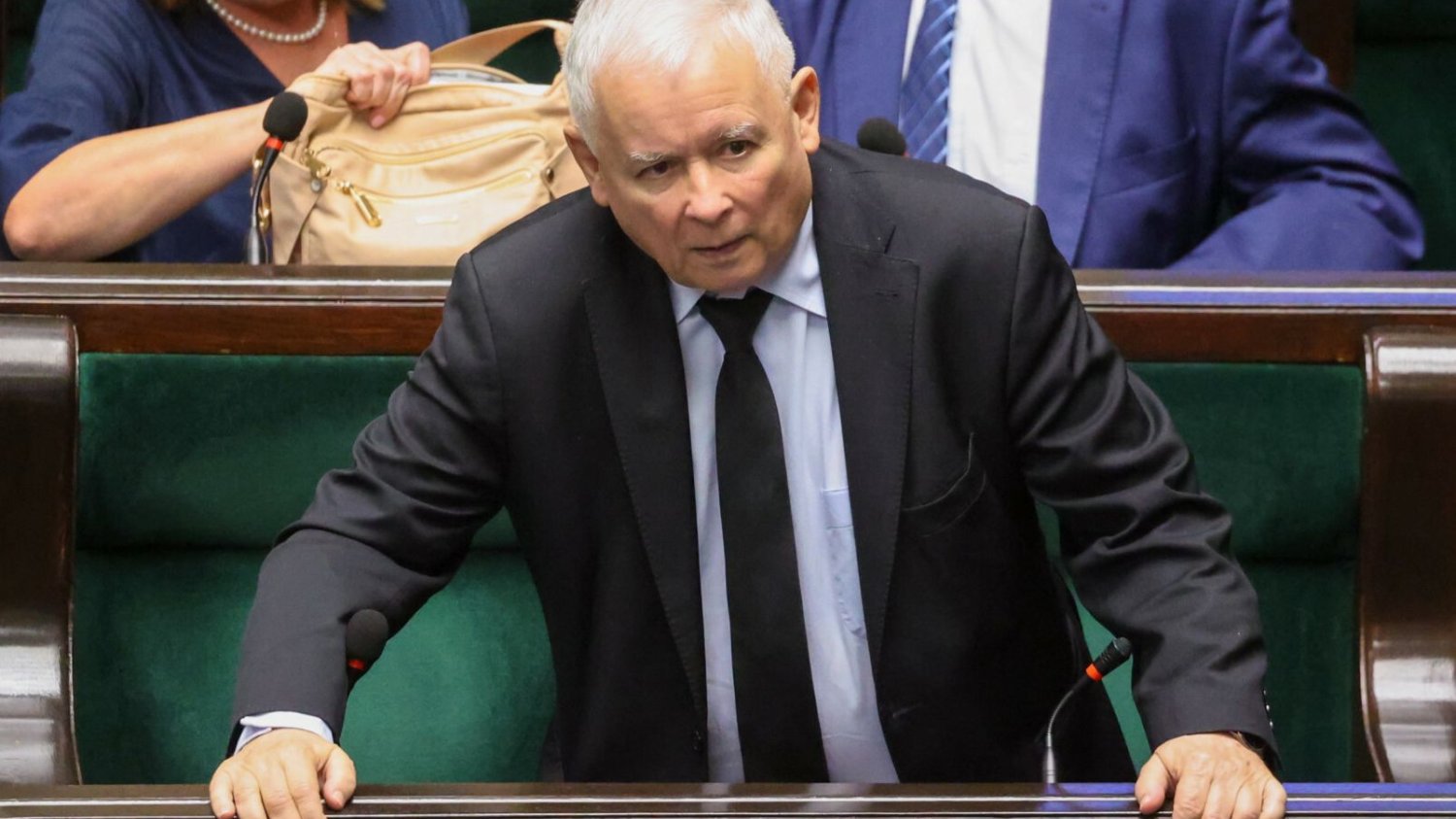 Sondaż IBRiS dla Radia Zet: poparcie dla PiS leci na łeb, na szyję.