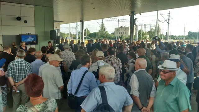 Nasielczanie na otwarciu nowego dworca stawili się tłumnie