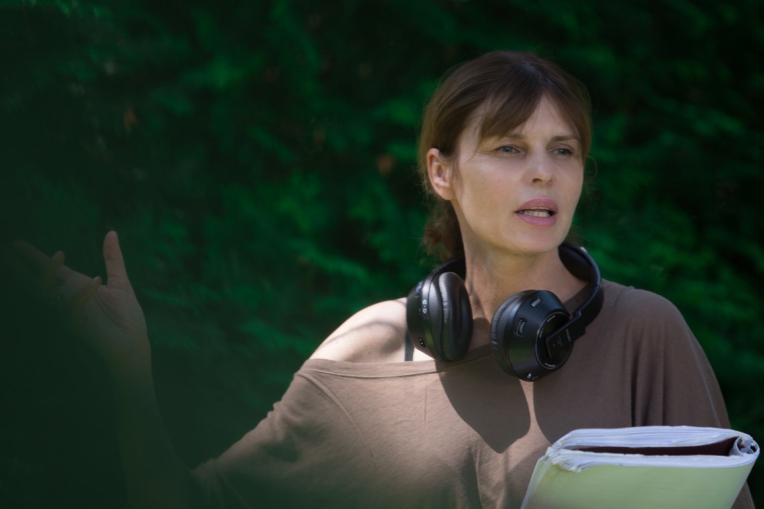 Renata Gabryjelska na planie "Safe Inside"