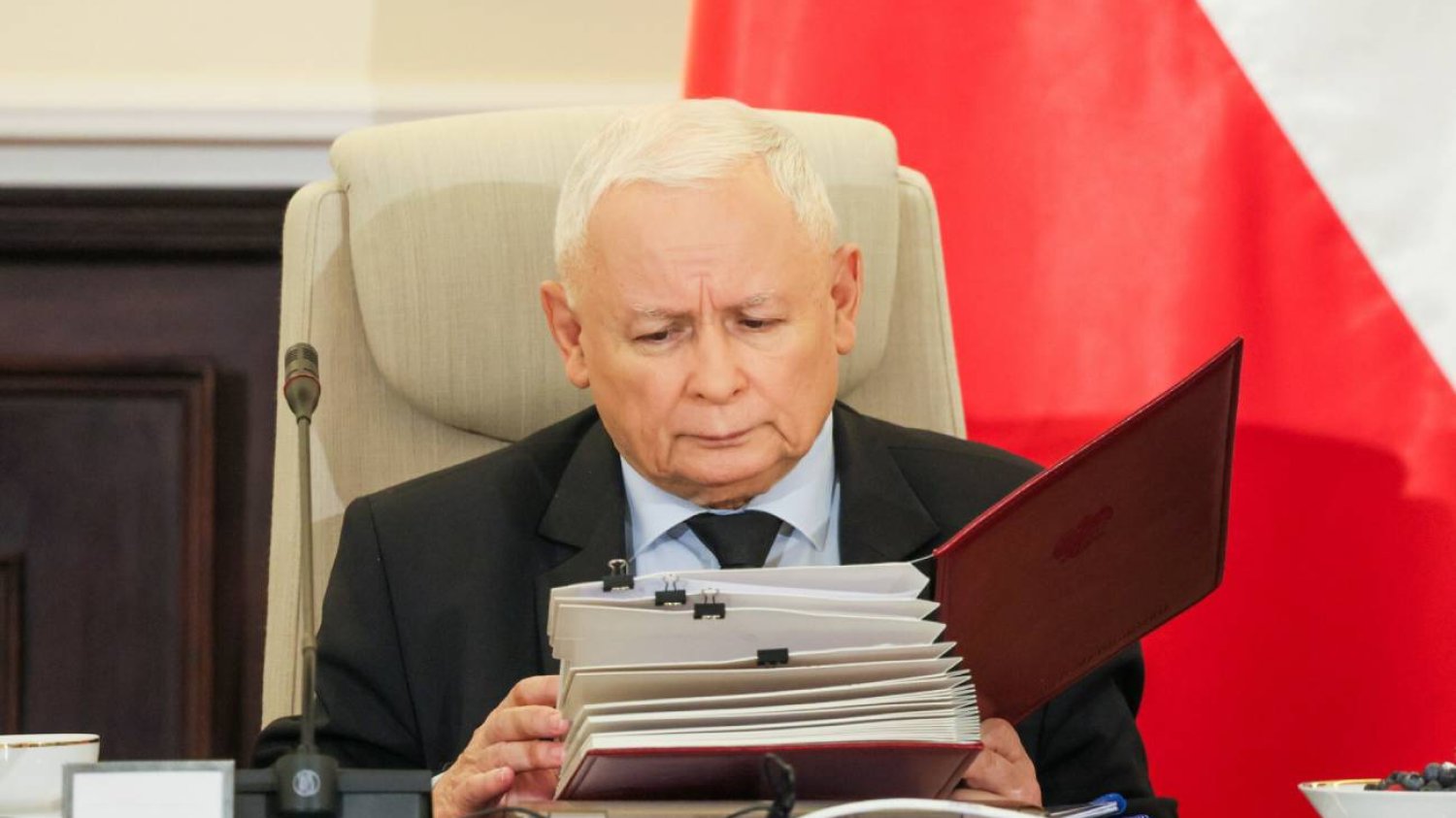 Sondaż. Rośnie poparcie dla PiS. Konfederacja wraca do gry