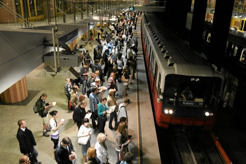 Stacje Centrum i Świętokrzyska będą zamknięte przez całe wakacje