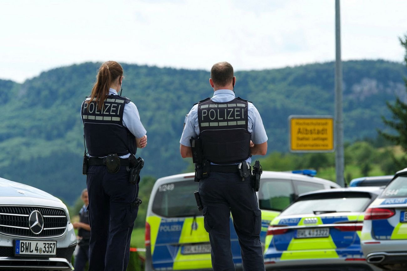 Niemiecki myśliwy zastrzelił troje członków swojej rodziny, dwoje ciężko ranił