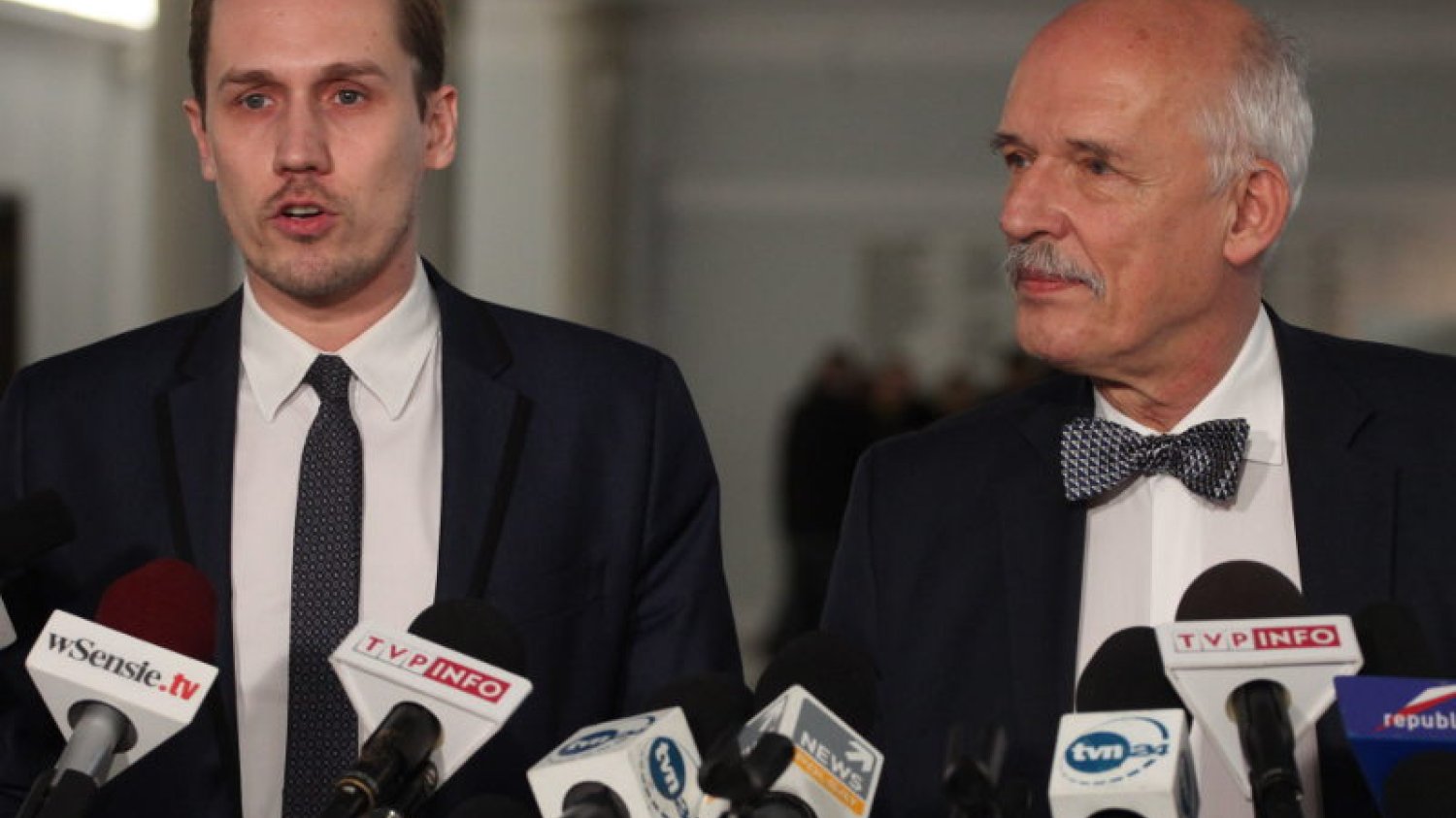 Konrad Berkowicz naśladuje Janusza Korwin-Mikkego. Długo mówiło się o tym, że to on zresztą będzie jego następcą.