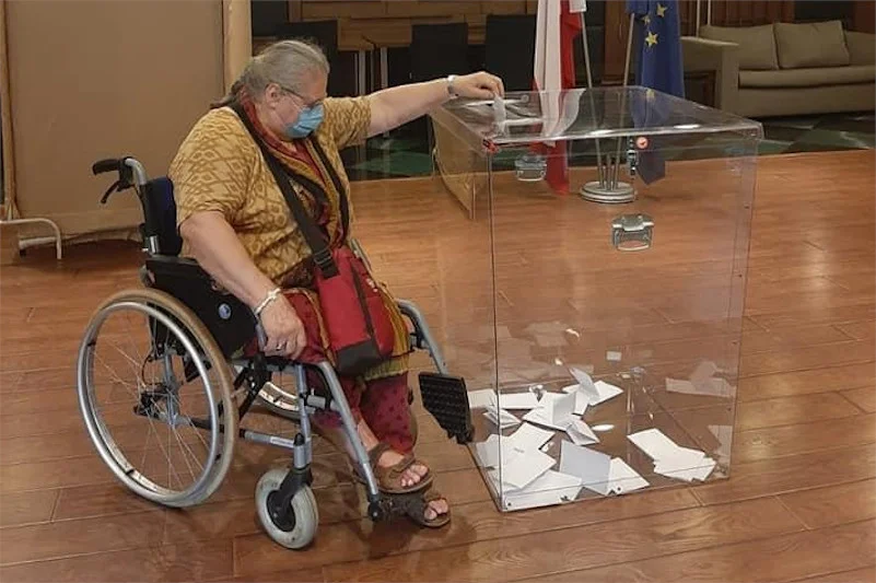 Pani Helena Pyz żeby zagłosować pokonała 1000 km.