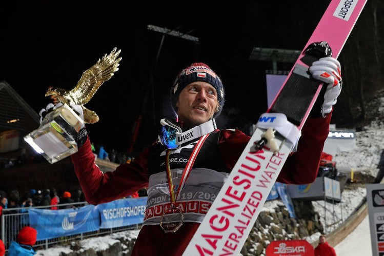 Dawid Kubacki zgarnął za TSC niemałą sumkę. Ale to nic w porównaniu z nagrodą Adama Małysza z 2001 roku.