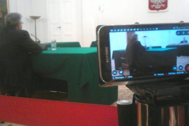 Michał Rachoń nagrywa przesłuchanie prezydenta Bronisława Komorowskiego