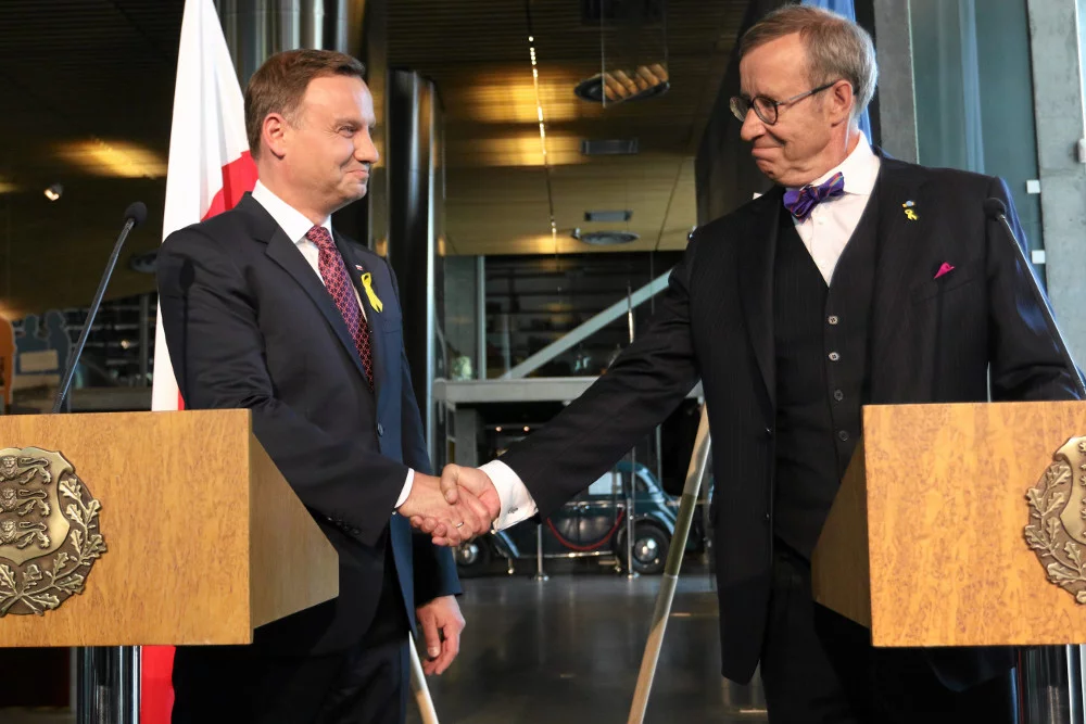 Pierwsza wizyta zagraniczna Andrzeja Dudy. W Estonii prezydent przypomina o konieczności rozlokowania wojsk NATO na Wschodzie Europy.