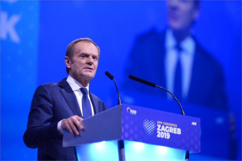 Donald Tusk zganił w swoim przemówieniu Orbana i populistów.