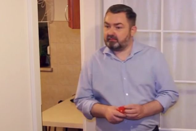 Karol Karski nie zwalnia. Znów zadziwia swoim spotem.