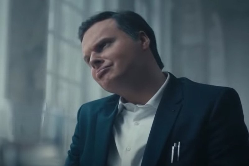 Jakub Tackowiak wcielił się w rolę prezydenta Andrzeja Dudy w spocie wyborczym kandydata Koalicji Obywatelskiej Rafała Trzaskowskiego.