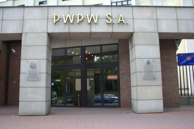 PWPW wzburzyły pytania o udział w mszach