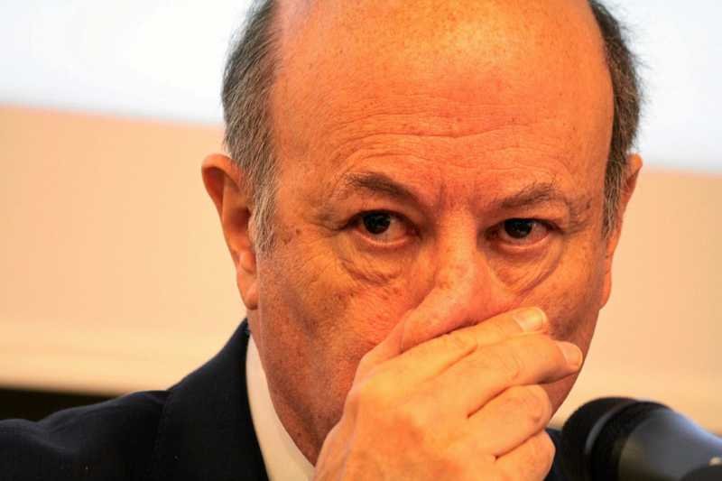 Jacek Rostowski nie kontroluje podległego mu wywiadu skarbowego, a ten podsłuchuje na potęgę.