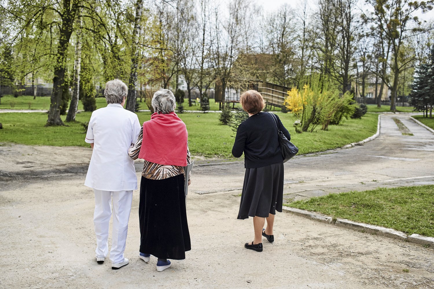 100 tys. emerytów dostanie podwyżkę. Pieniądze zyskają seniorzy z tych pechowych roczników