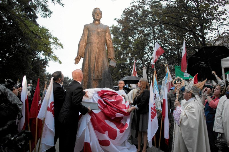 31.08.2012 Gdańsk , skwer przy kościele św. Brygidy. Uroczyste odsłonięcie pomnika prałata ks. Henryka Jankowskiego.