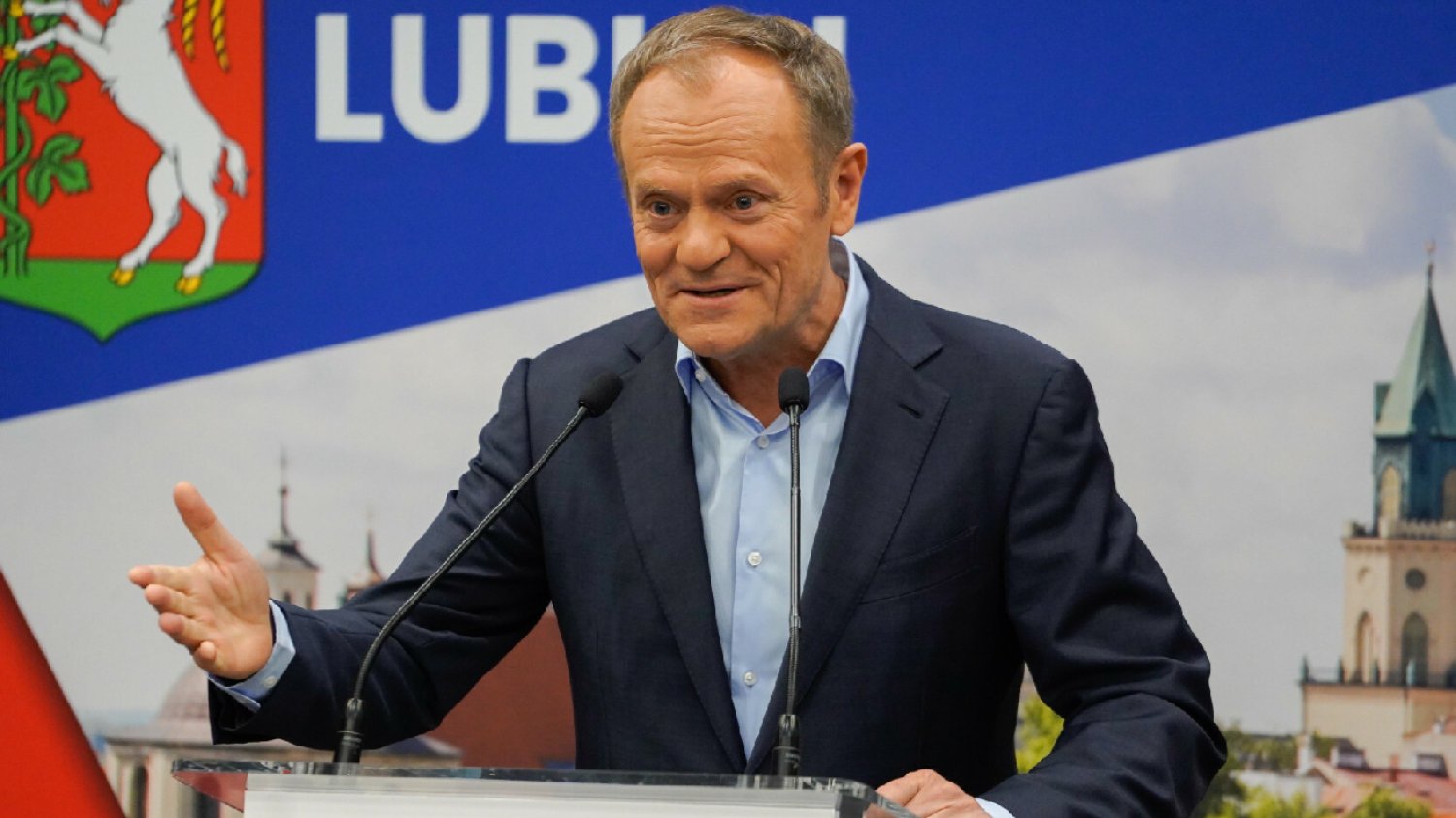 Sondaż. Opozycja w takich wariantach pokona Kaczyńskiego i PiS.
