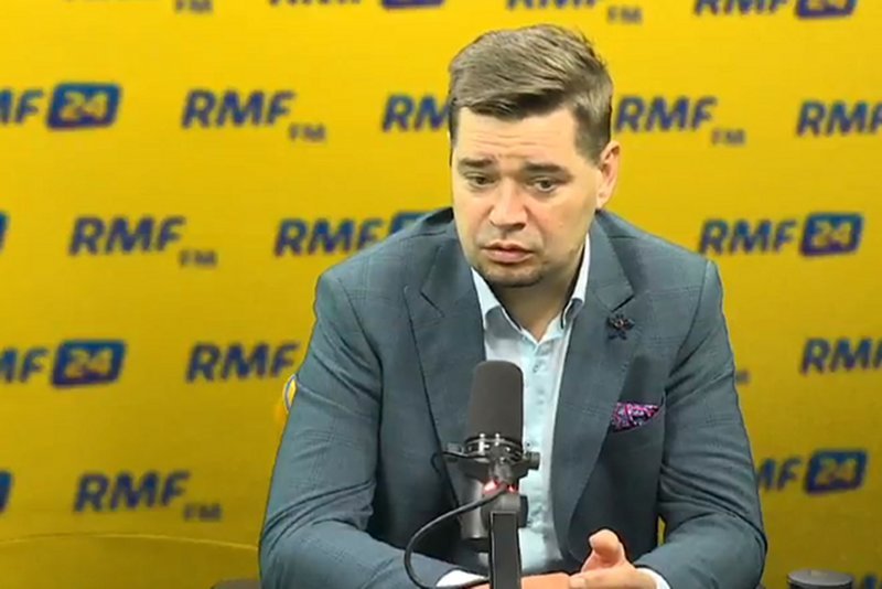 – Spodziewam się, że podczas konferencji o ustawie sądowniczej padną pytania, dlaczego zatrudnił przestępce – komentuje Michał Królikowski.