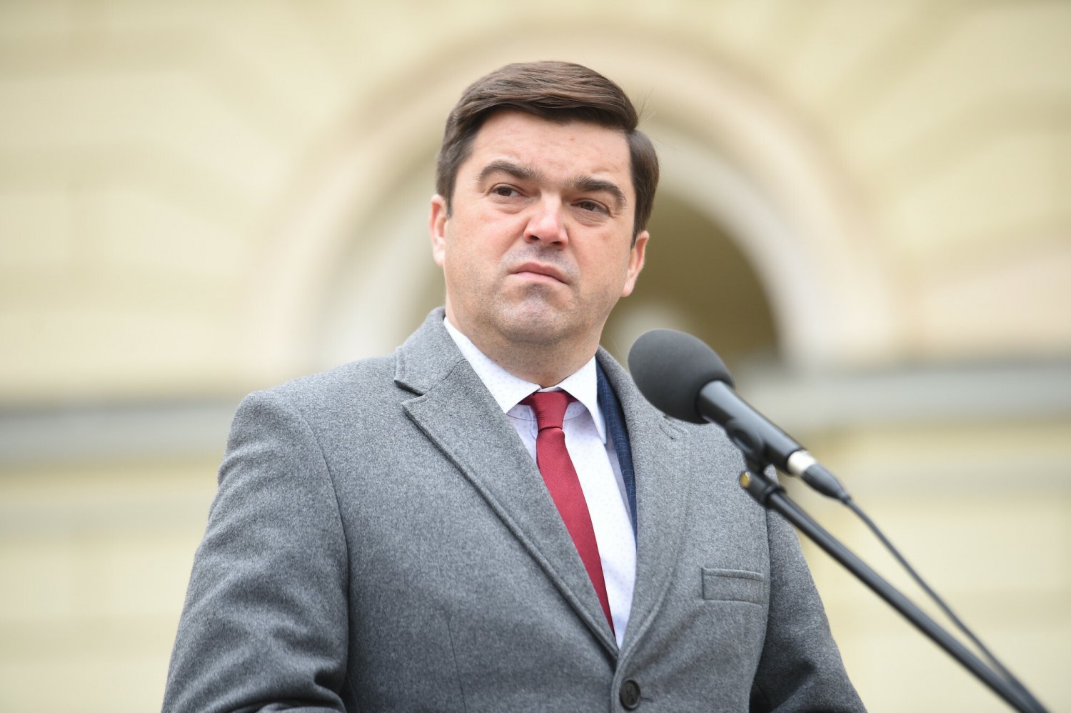 Rzecznik MZ oskarża Brauna i Winnickiego o to, że naruszyli jego dobra osobiste podczas interwencji poselskiej.