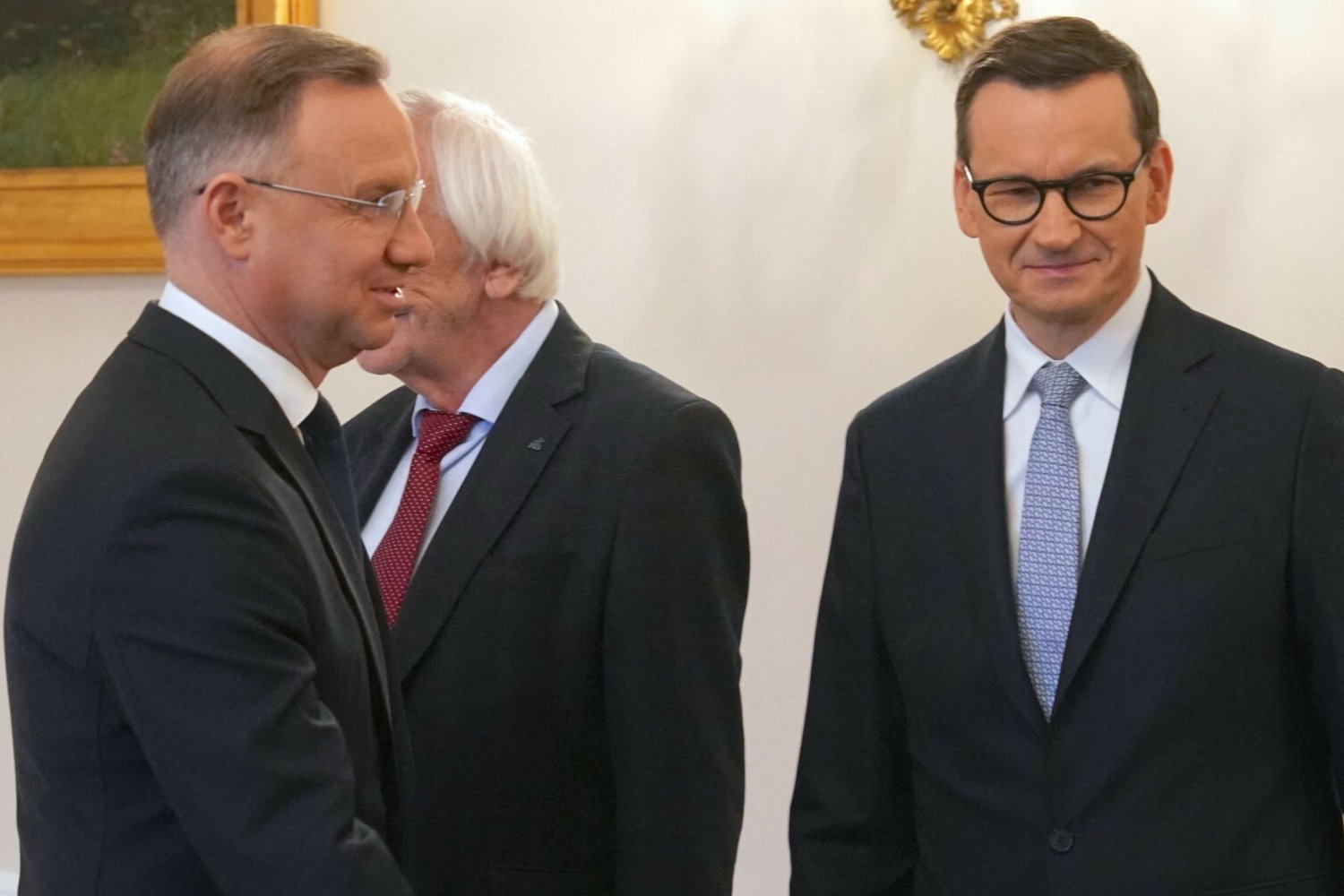 W poniedziałek Andrzej Duda wygłosił orędzie, w którym poinformował, kto otrzyma misję utworzenia nowego rządu. Będzie to obecny premier Mateusz Morawiecki.