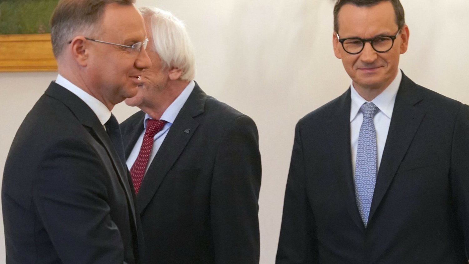 W poniedziałek Andrzej Duda wygłosił orędzie, w którym poinformował, kto otrzyma misję utworzenia nowego rządu. Będzie to obecny premier Mateusz Morawiecki.