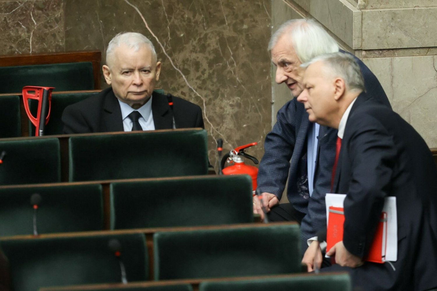 W sondażu dla DoRzeczy.pl PiS zanotowało delikatny wzrost poparcia.