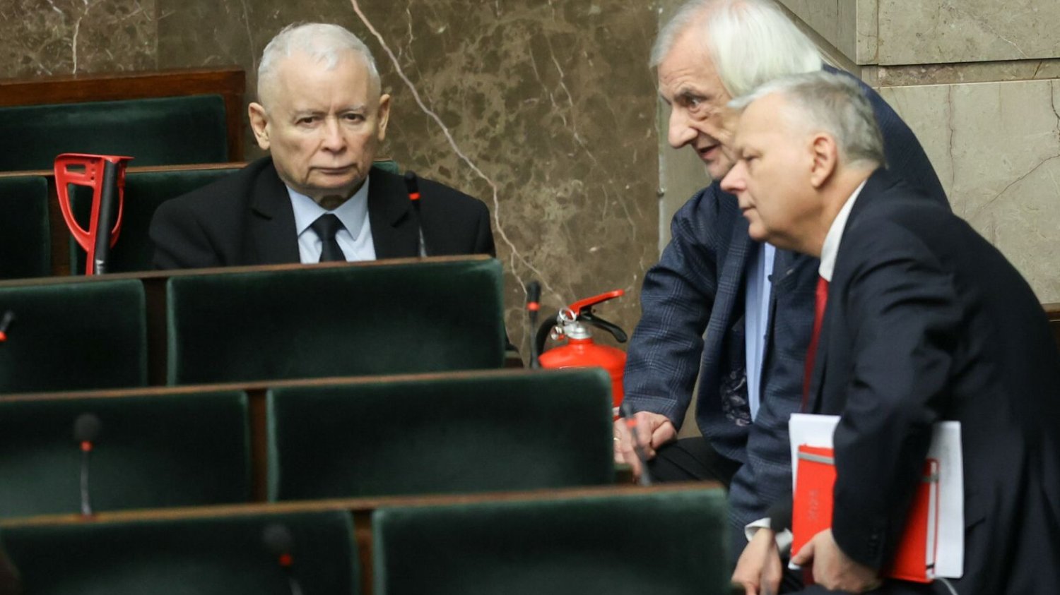 W sondażu dla DoRzeczy.pl PiS zanotowało delikatny wzrost poparcia.