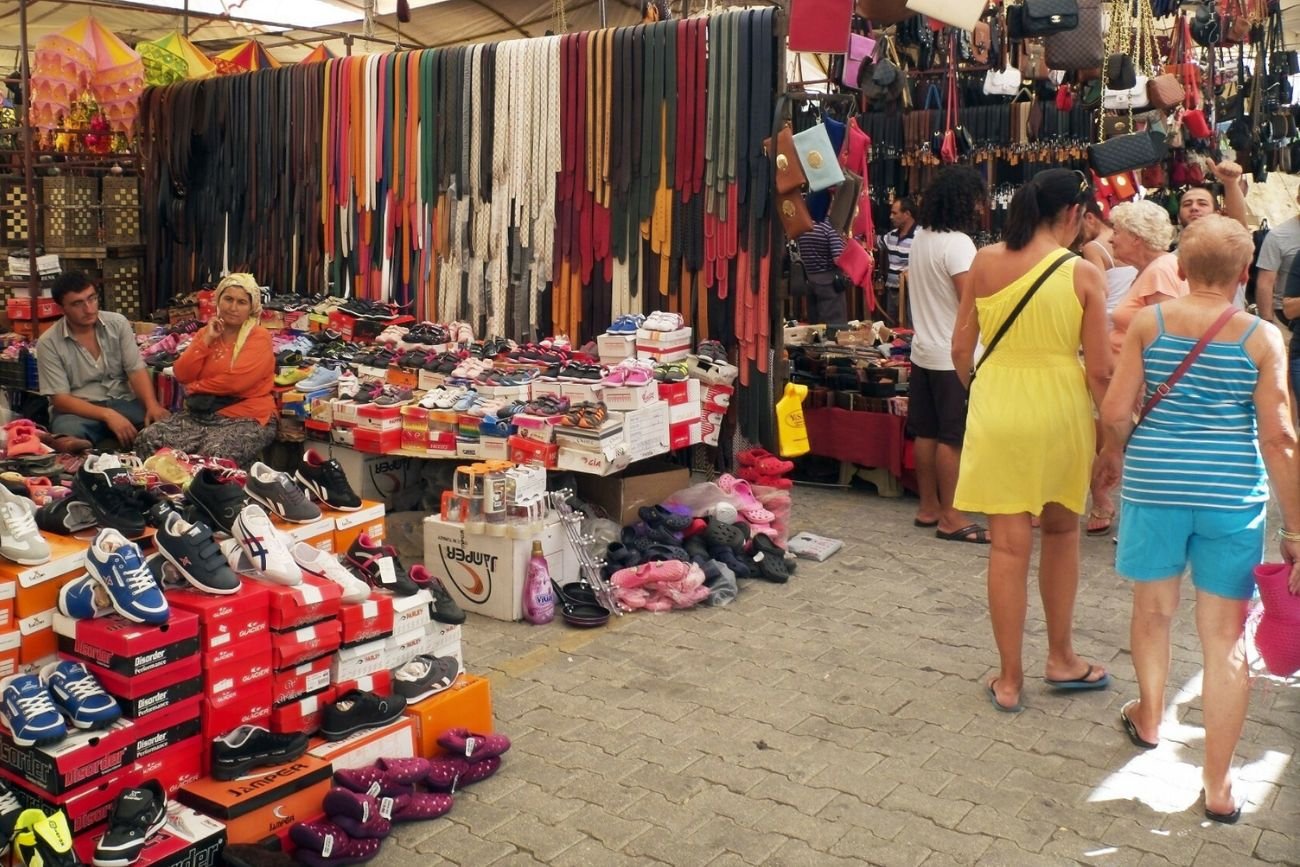 Polacy z all inclusive w Turcji wracają z podróbkami