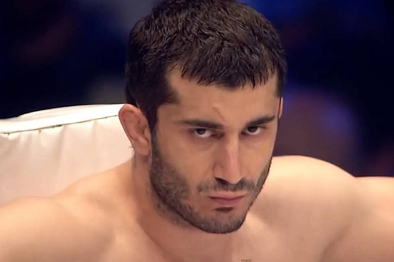 Mamad Khalidov nie zasługuje na nazywanie go Polakiem?