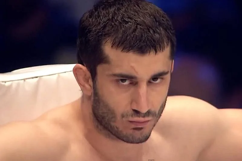 Mamad Khalidov nie zasługuje na nazywanie go Polakiem?