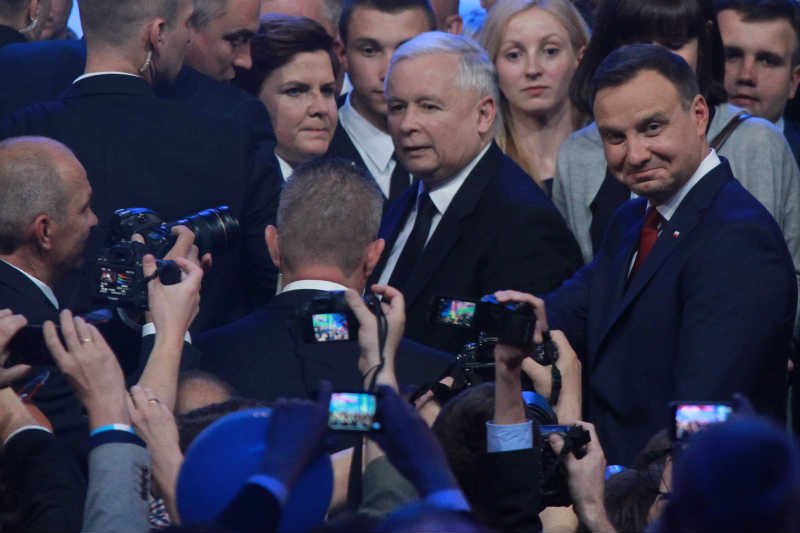 Beata Szydło i Andrzej Duda, jeśli tylko spróbują ograć Jarosława Kaczyńskiego, przekonają się jak bezwzględny potrafi być prezes.