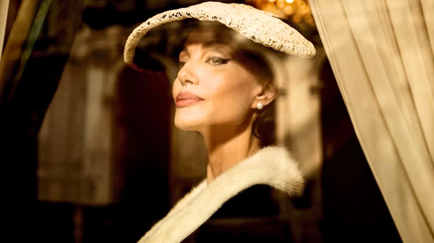 Gdzie obejrzeć film "Maria Callas"? Angelinie Jolie należał się Oscar (VOD)