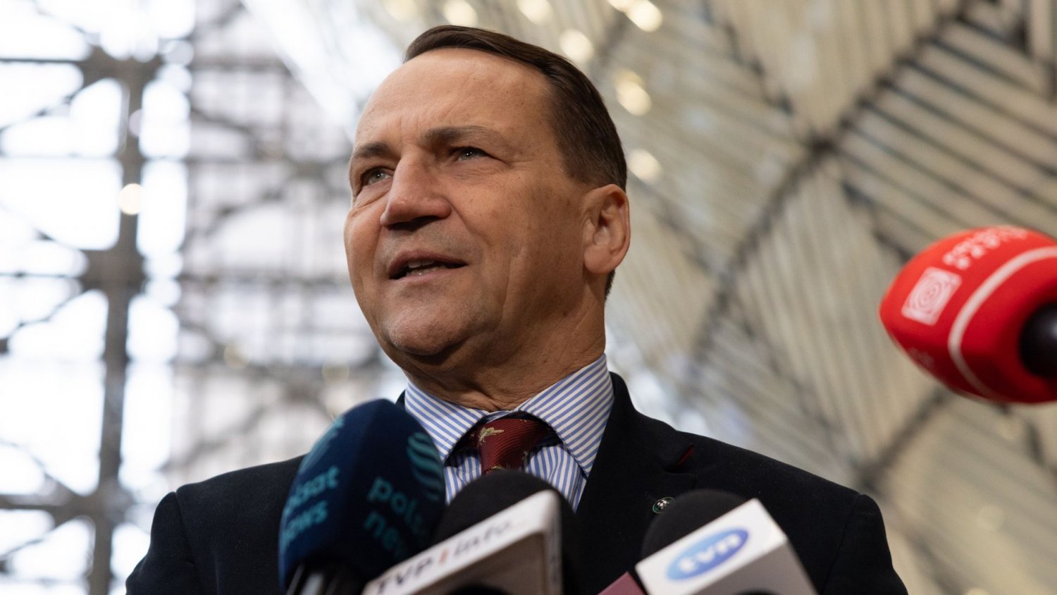 Sikorski zagiął Błaszczaka jednym zdaniem o "miłości". "Do nacjonalistów nie dociera"