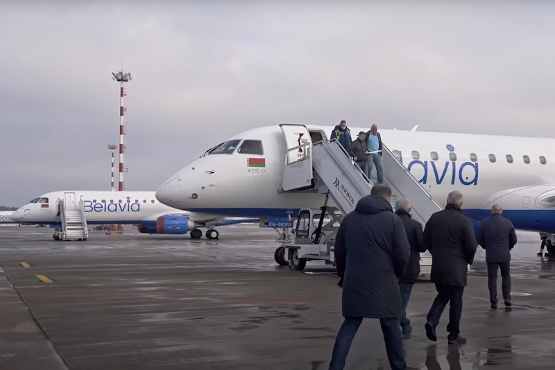 Nad Białorusią ruch lotniczy praktycznie zamarł. Białoruskie samoloty nadal latają jednak po Europie.